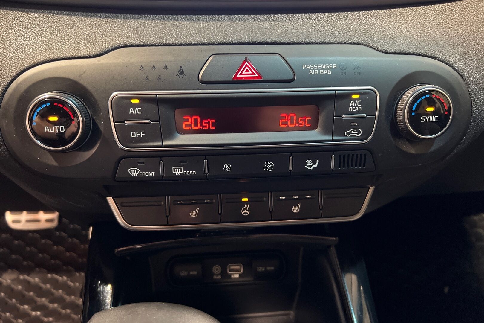 Kia Sorento iso kuva 16