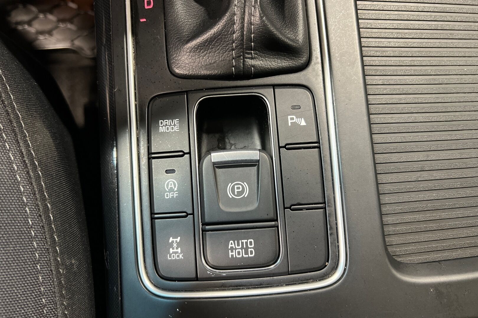 Kia Sorento iso kuva 19