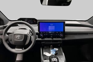 Toyota C-HR+ esikatselu 8