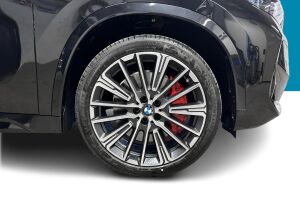 BMW iX1 esikatselu 12