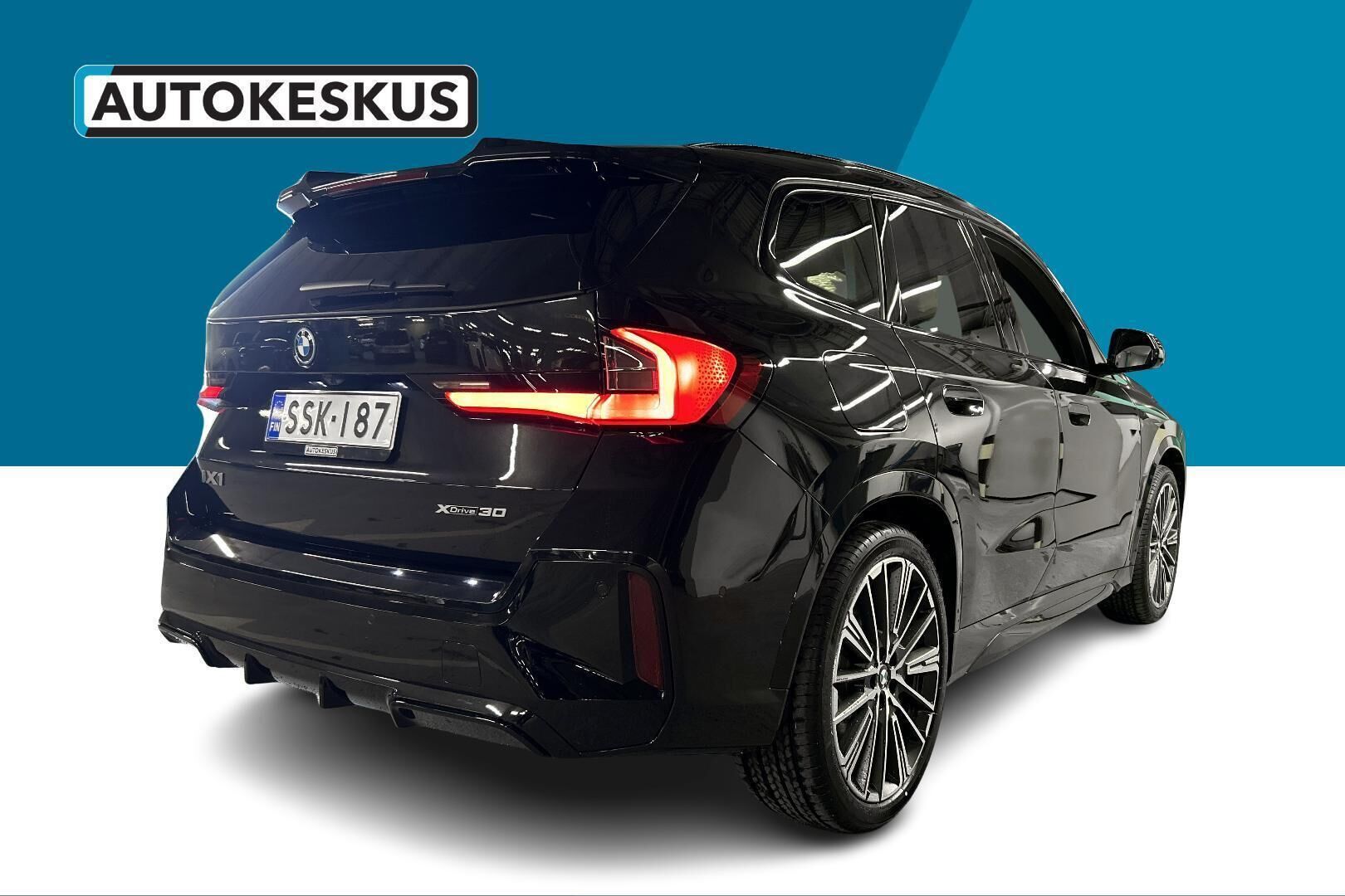 BMW iX1 iso kuva 4