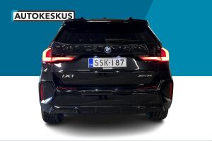 BMW iX1 esikatselu 5