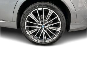 BMW iX2 esikatselu 12