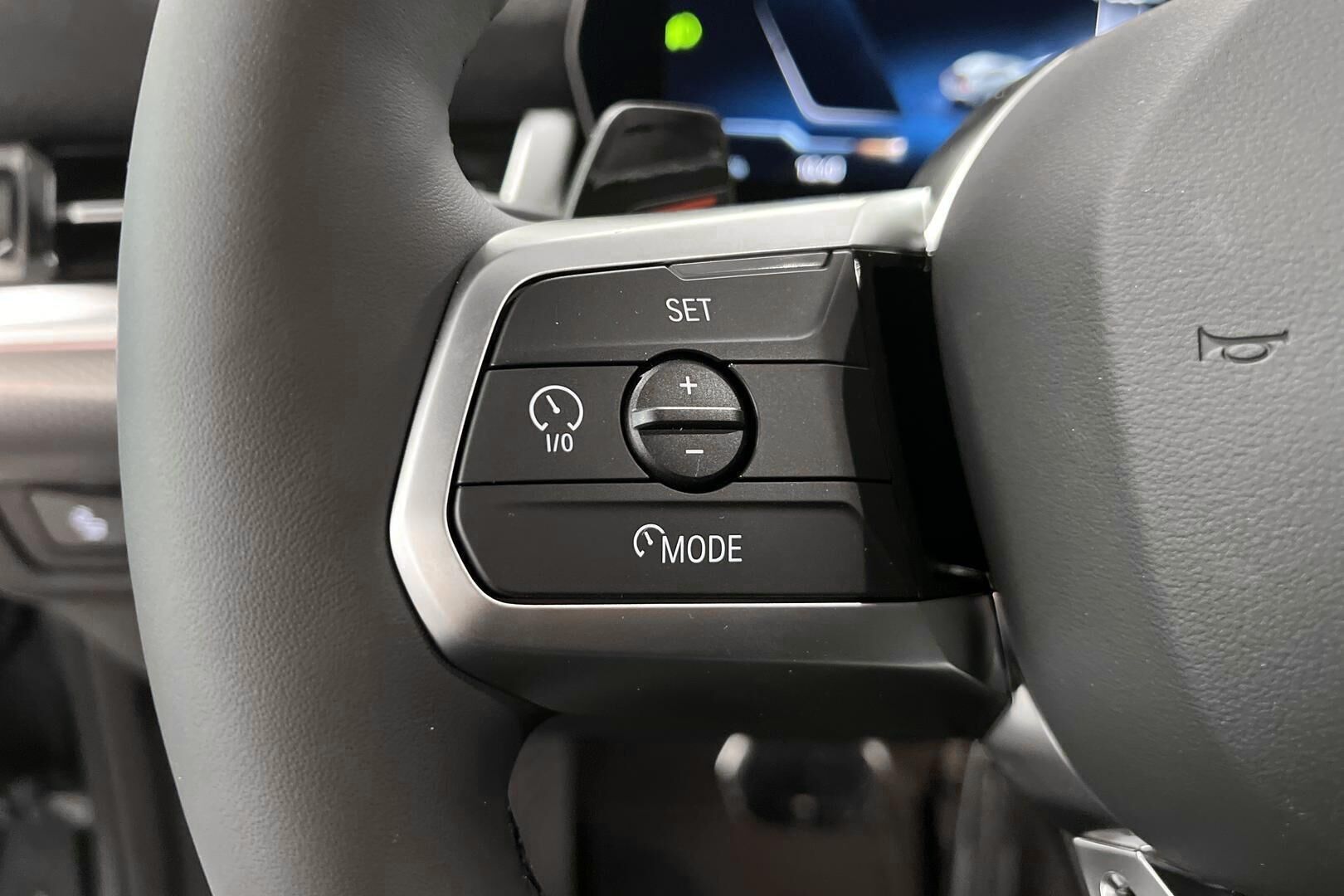 BMW iX2 iso kuva 19