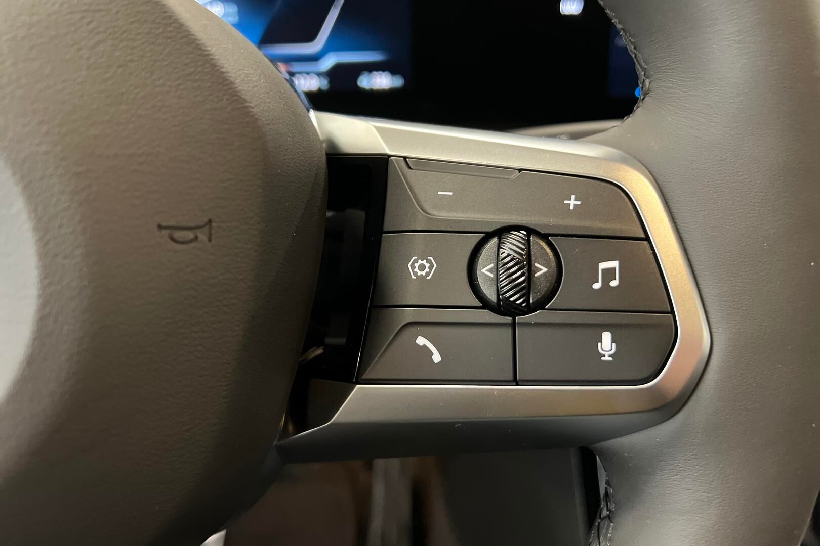 BMW iX2 iso kuva 20