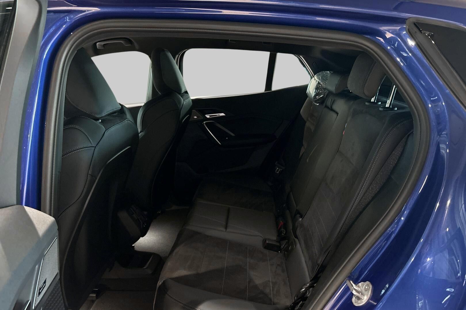 BMW iX2 iso kuva 15