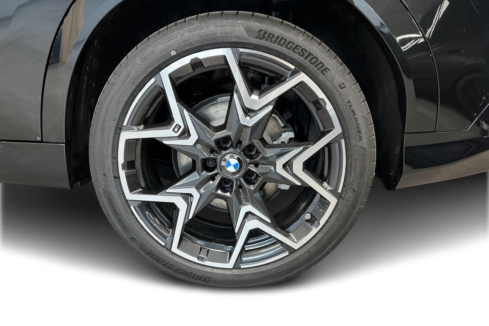 BMW iX2 iso kuva 10