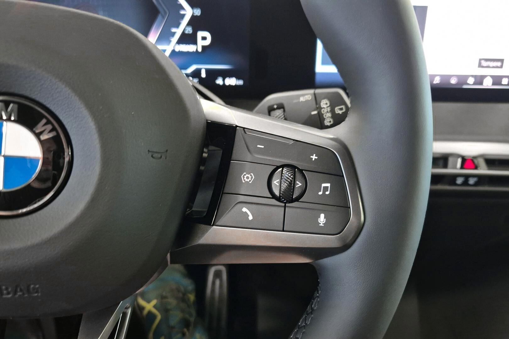BMW iX iso kuva 15