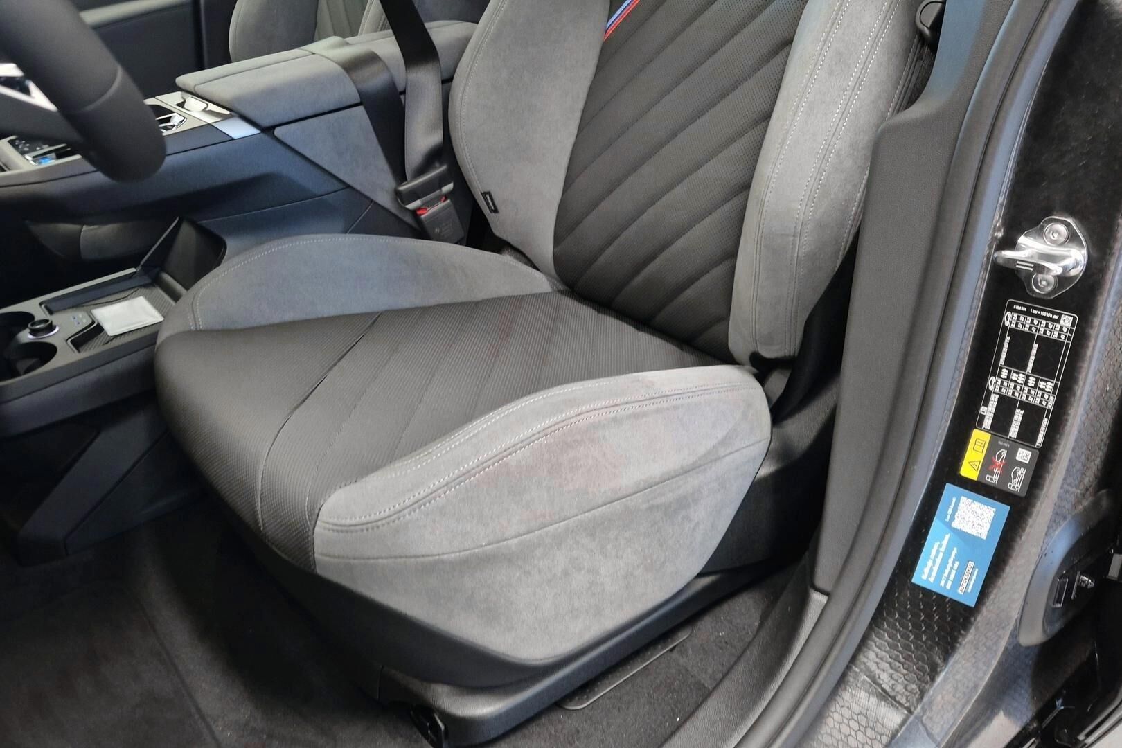 BMW iX iso kuva 19