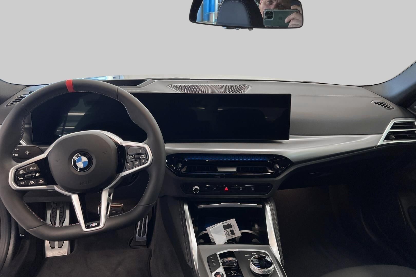 BMW I4 M60 iso kuva 9