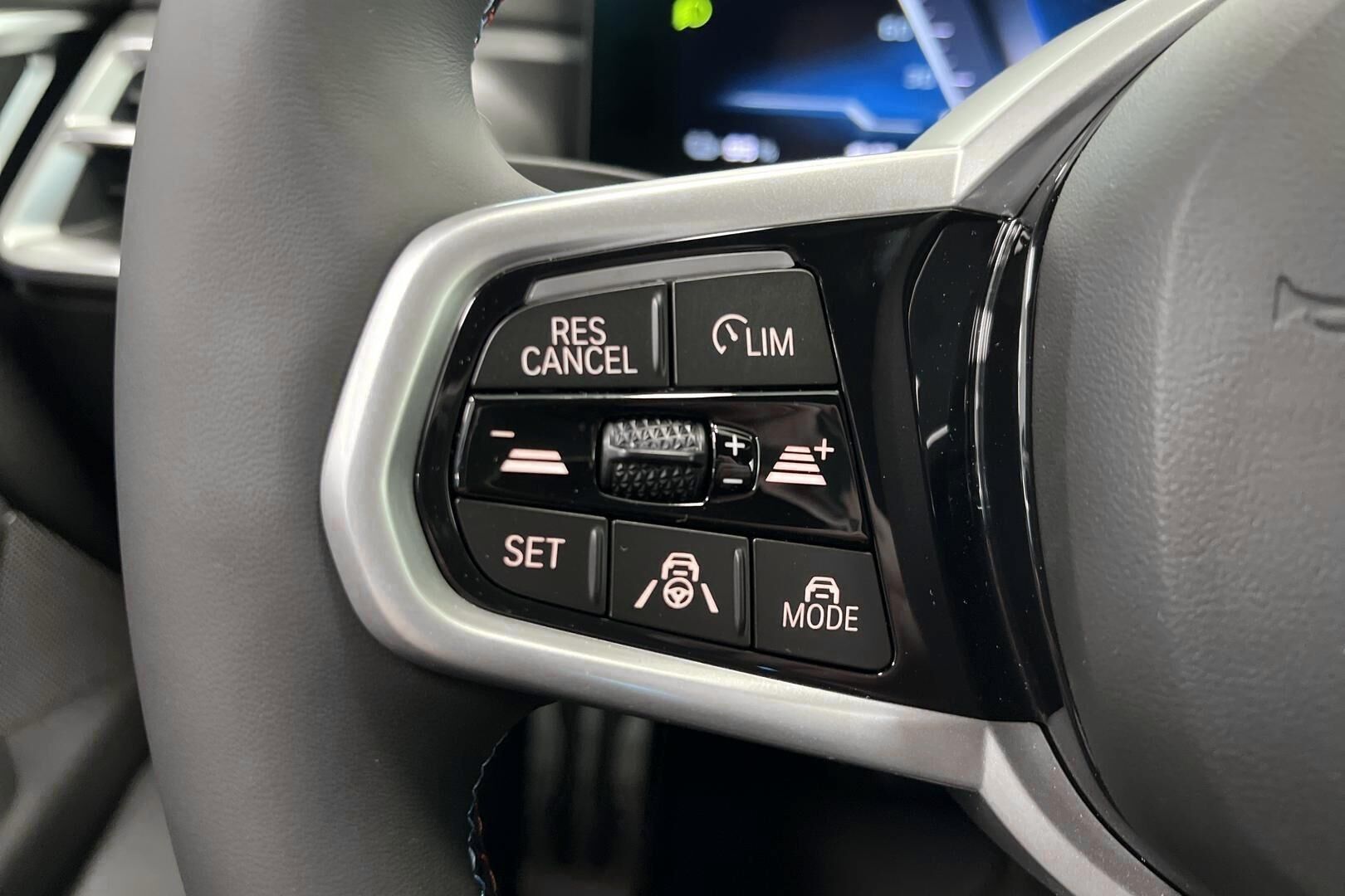 BMW I4 M60 iso kuva 14