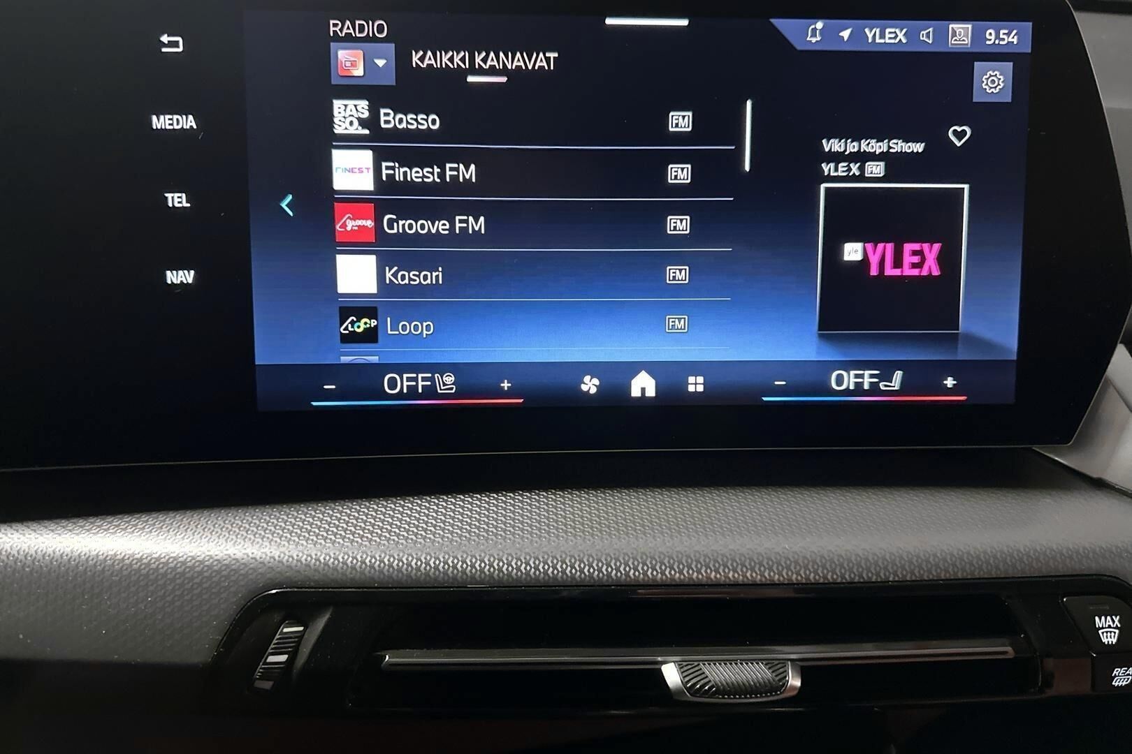 BMW X1 iso kuva 10