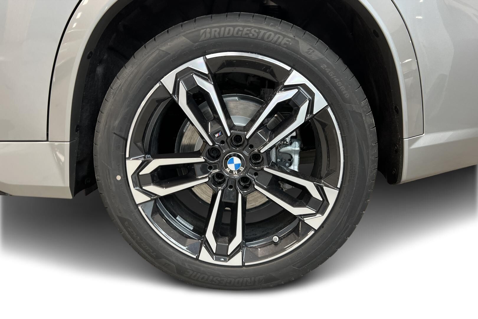 BMW X1 iso kuva 11