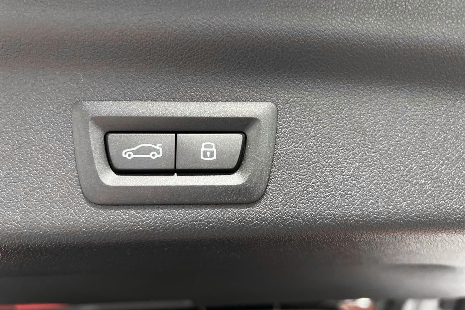 BMW X1 iso kuva 12