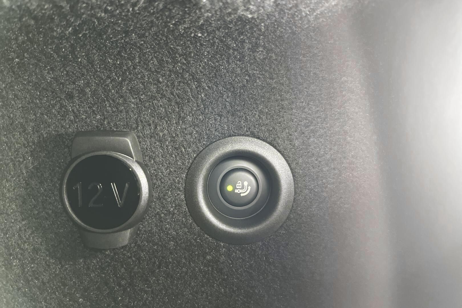 BMW X1 iso kuva 13