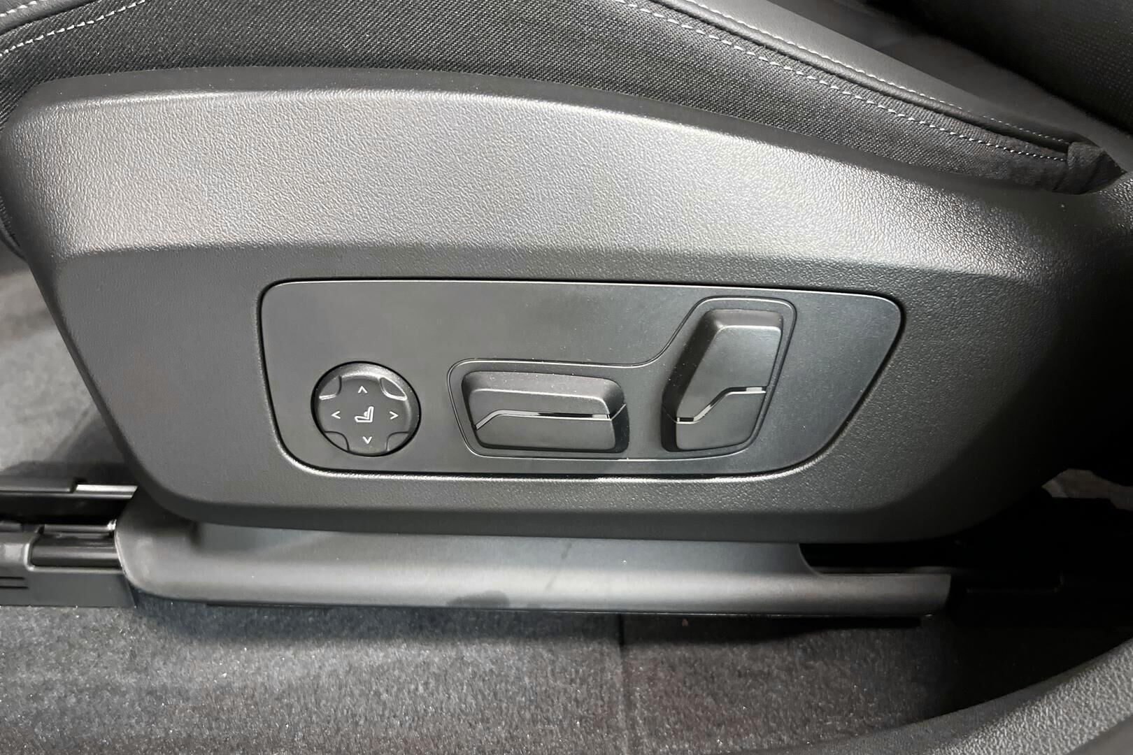 BMW X1 iso kuva 15