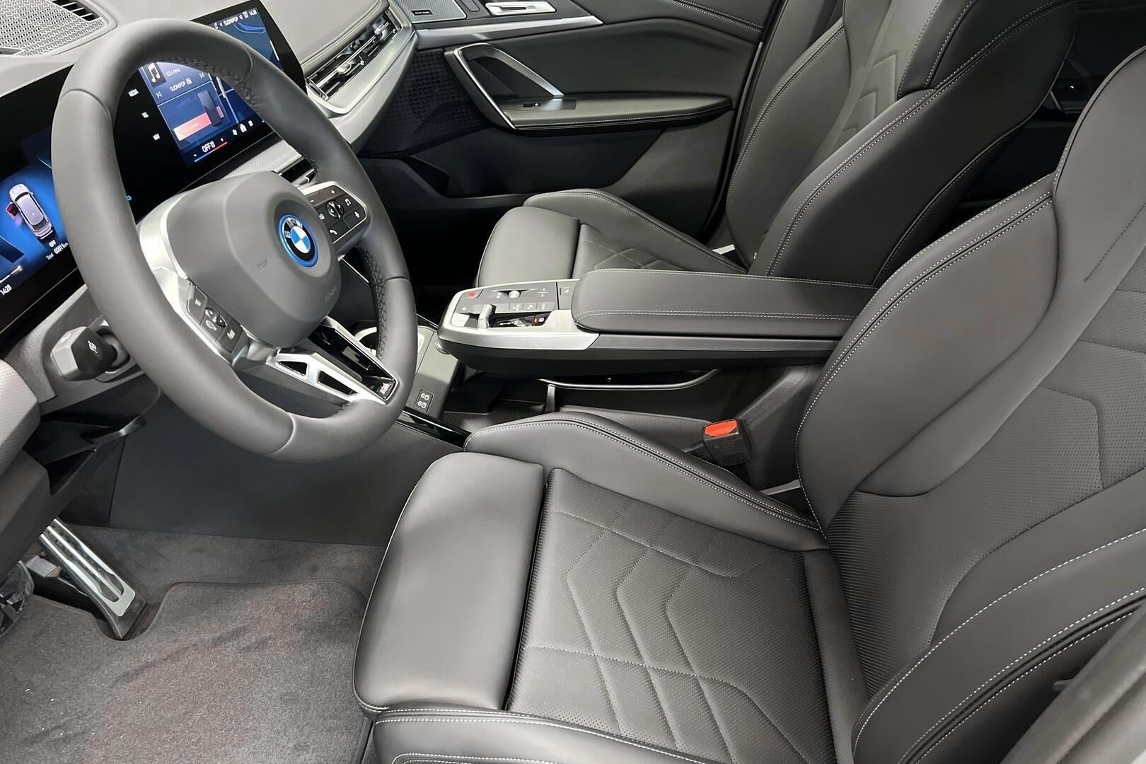 BMW X1 iso kuva 8