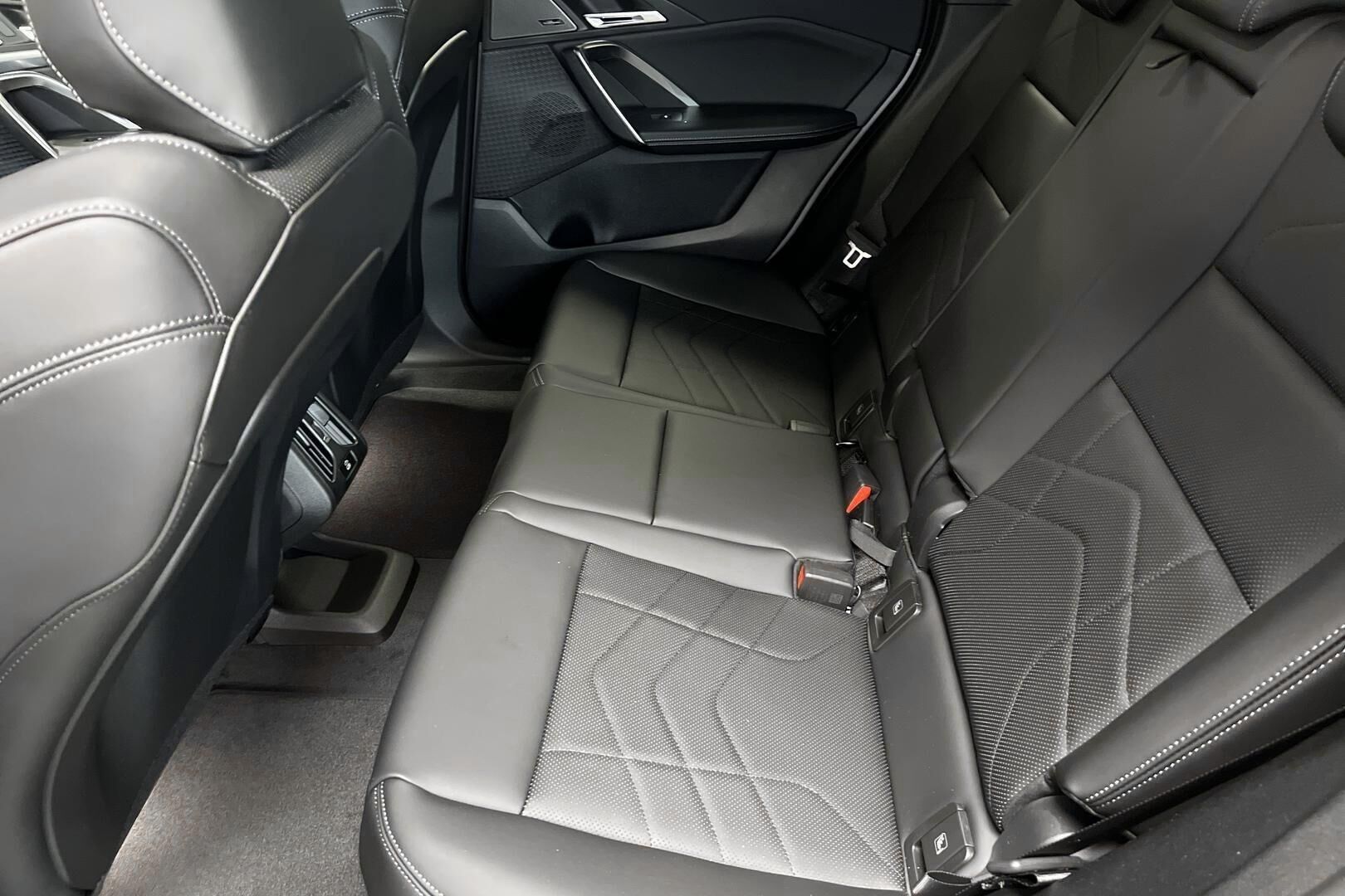 BMW X1 iso kuva 9