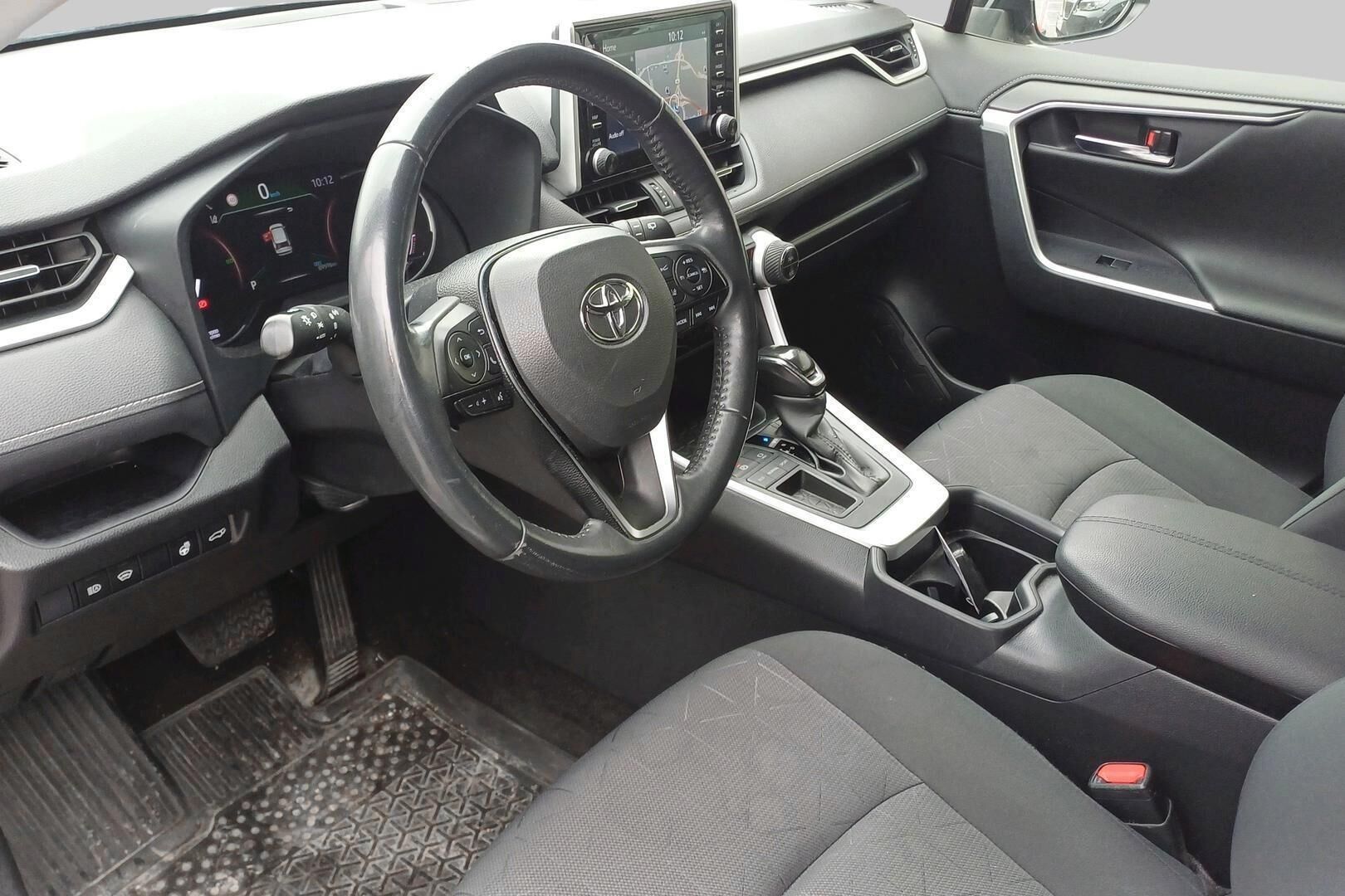 Toyota RAV4 iso kuva 2