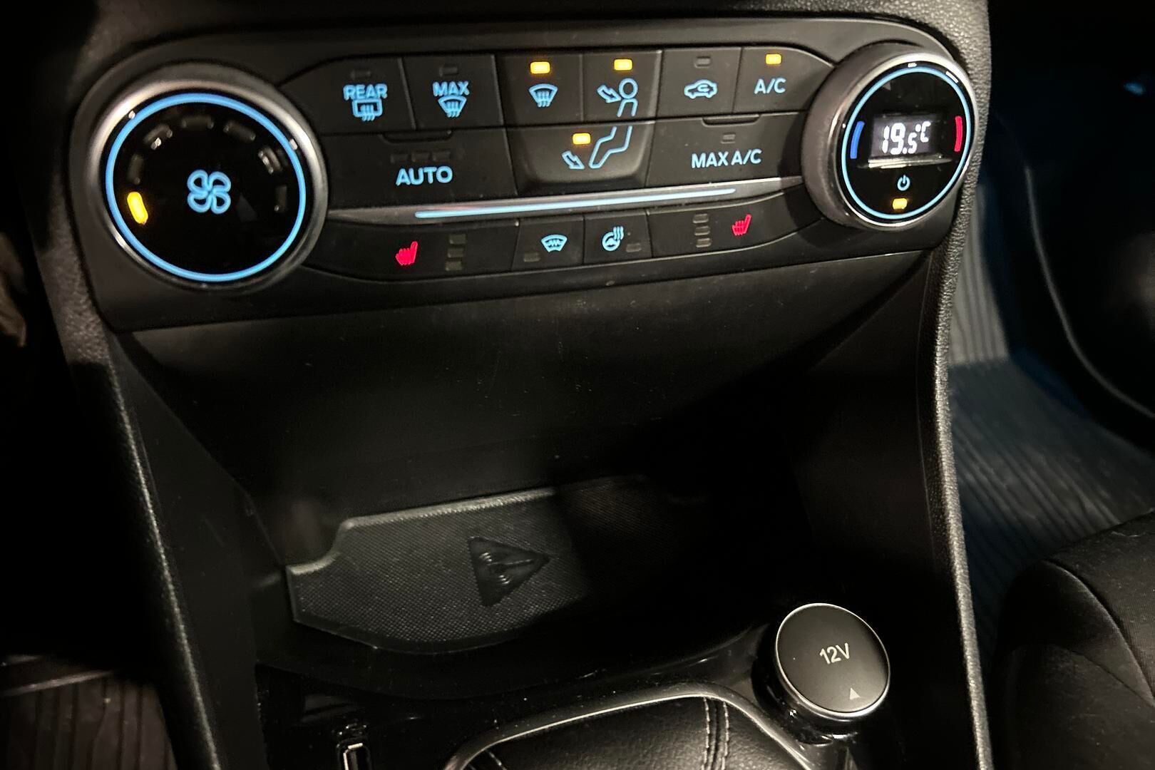 Ford Fiesta iso kuva 21