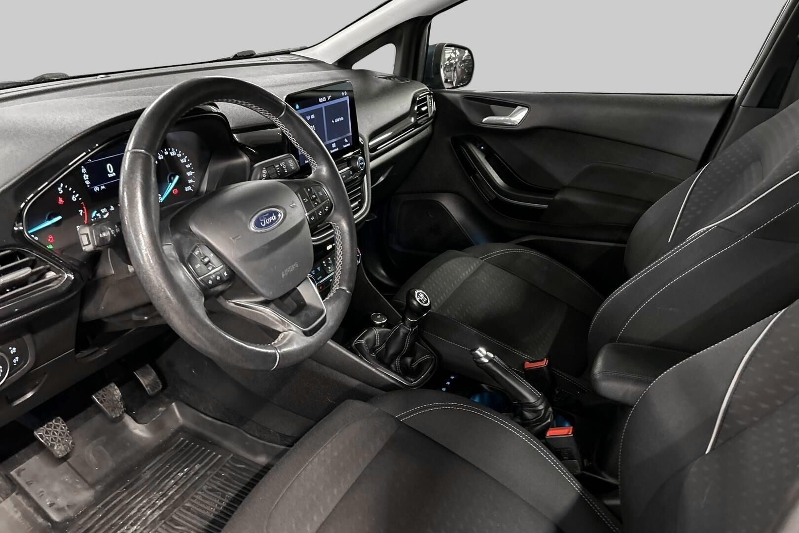 Ford Fiesta iso kuva 9