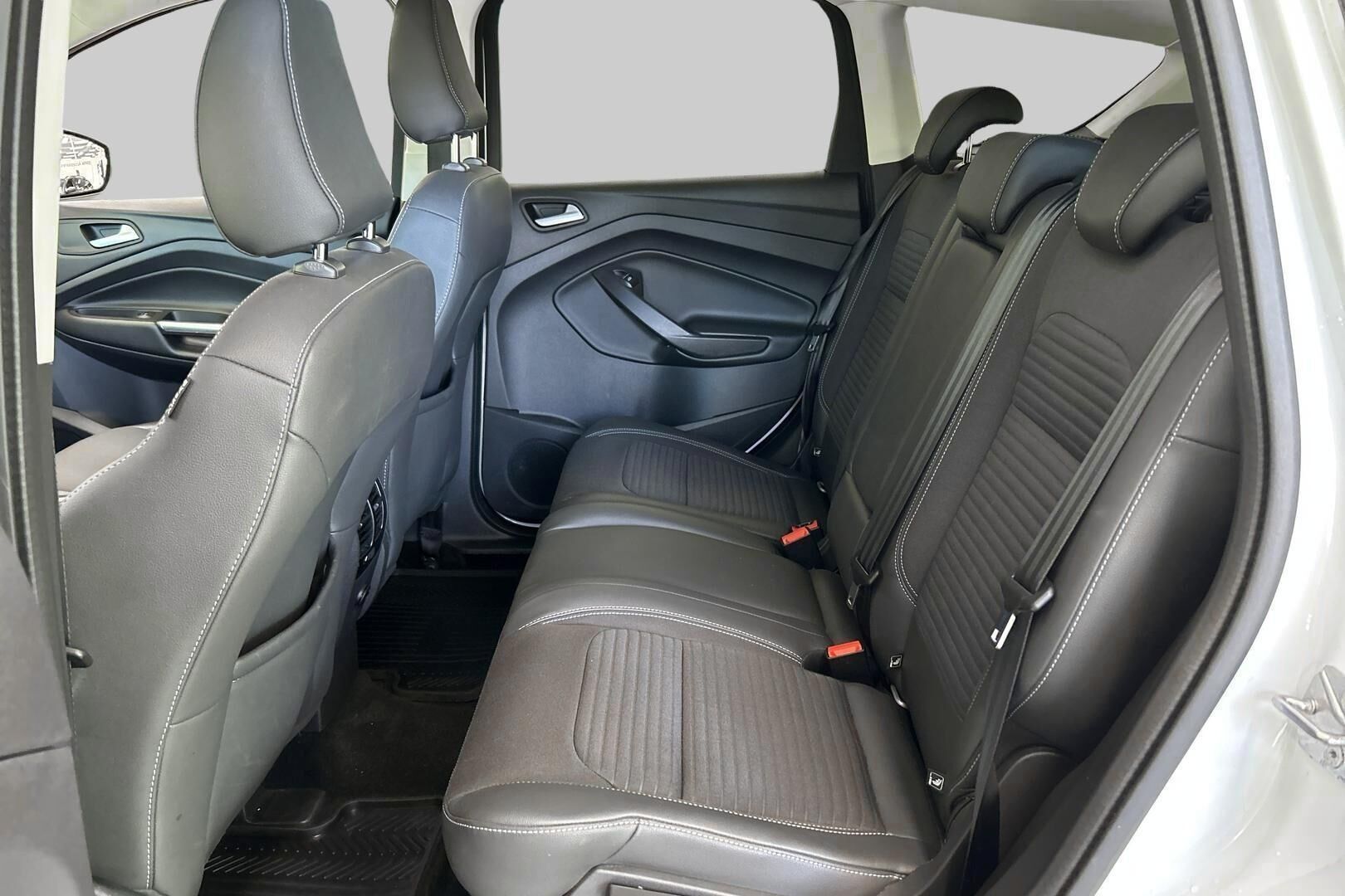 Ford Kuga iso kuva 10
