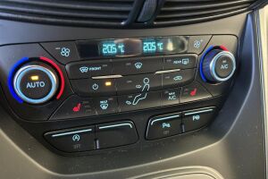 Ford Kuga esikatselu 19