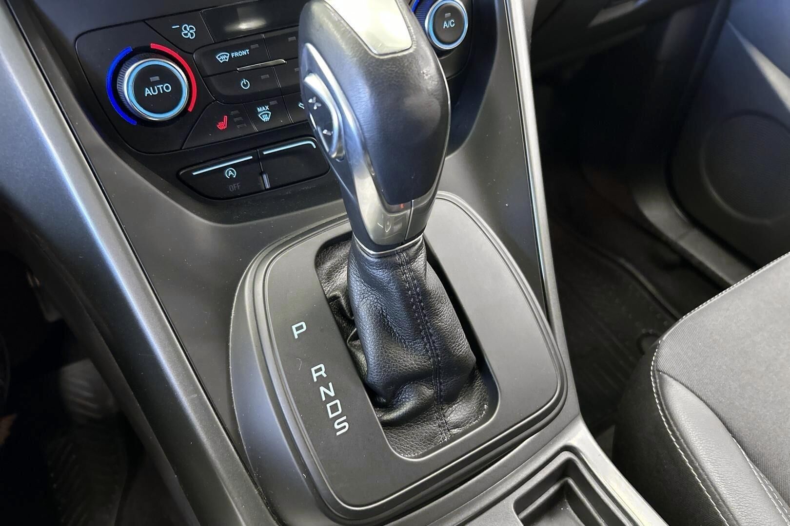 Ford Kuga iso kuva 20