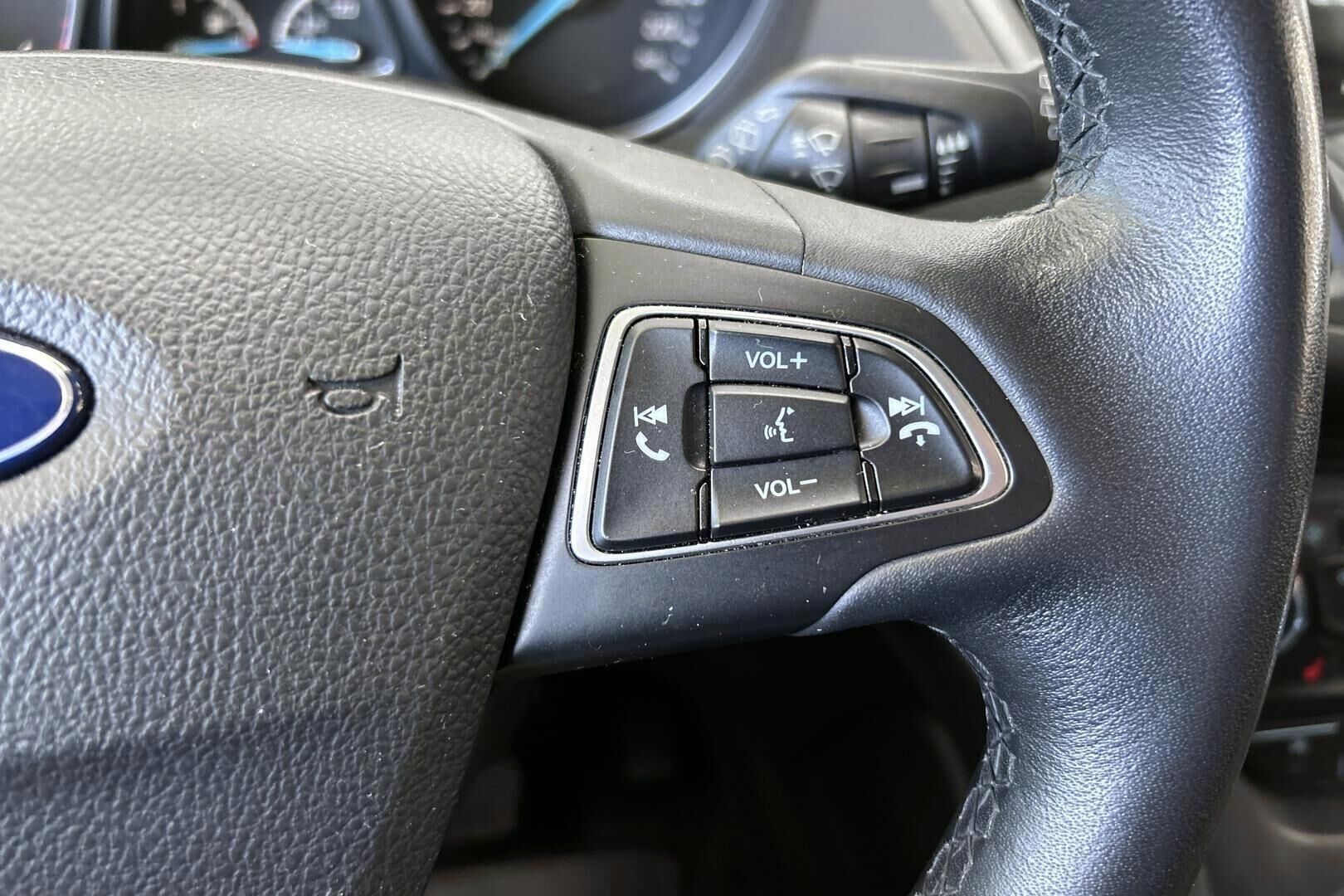 Ford Kuga iso kuva 22