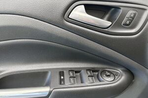 Ford Kuga esikatselu 24