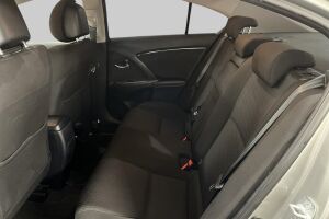Toyota Avensis esikatselu 10