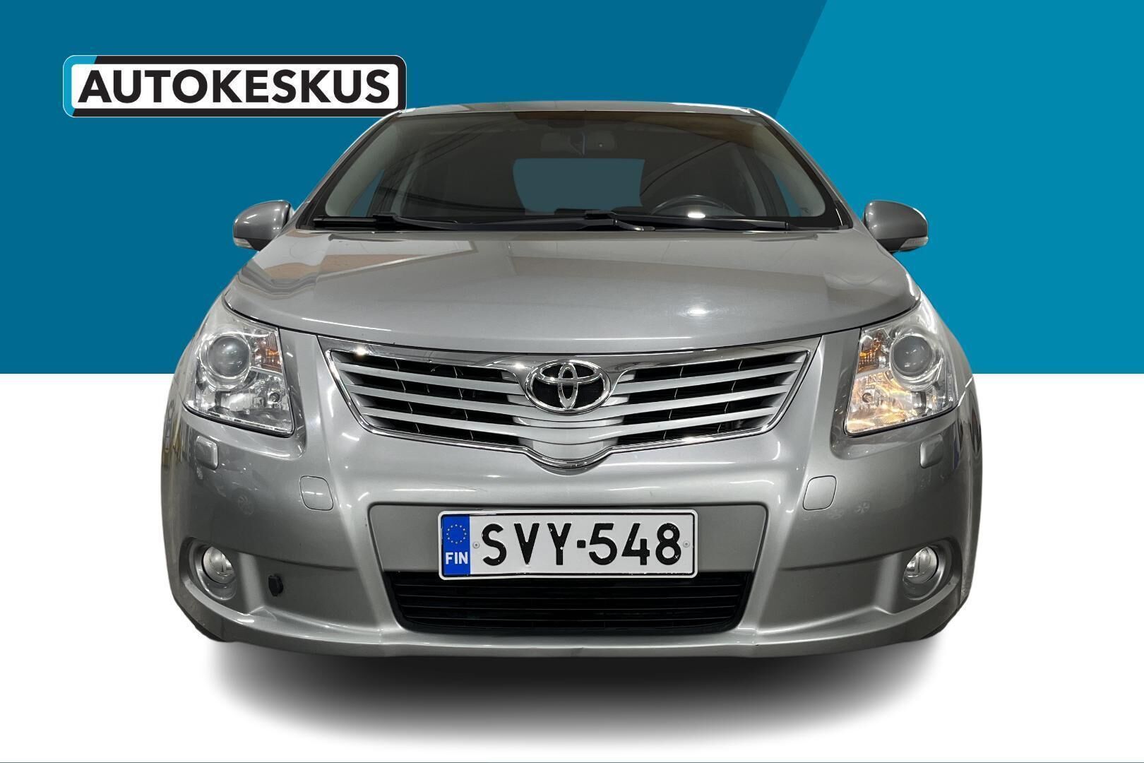Toyota Avensis iso kuva 2