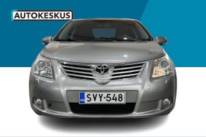 Toyota Avensis esikatselu 2