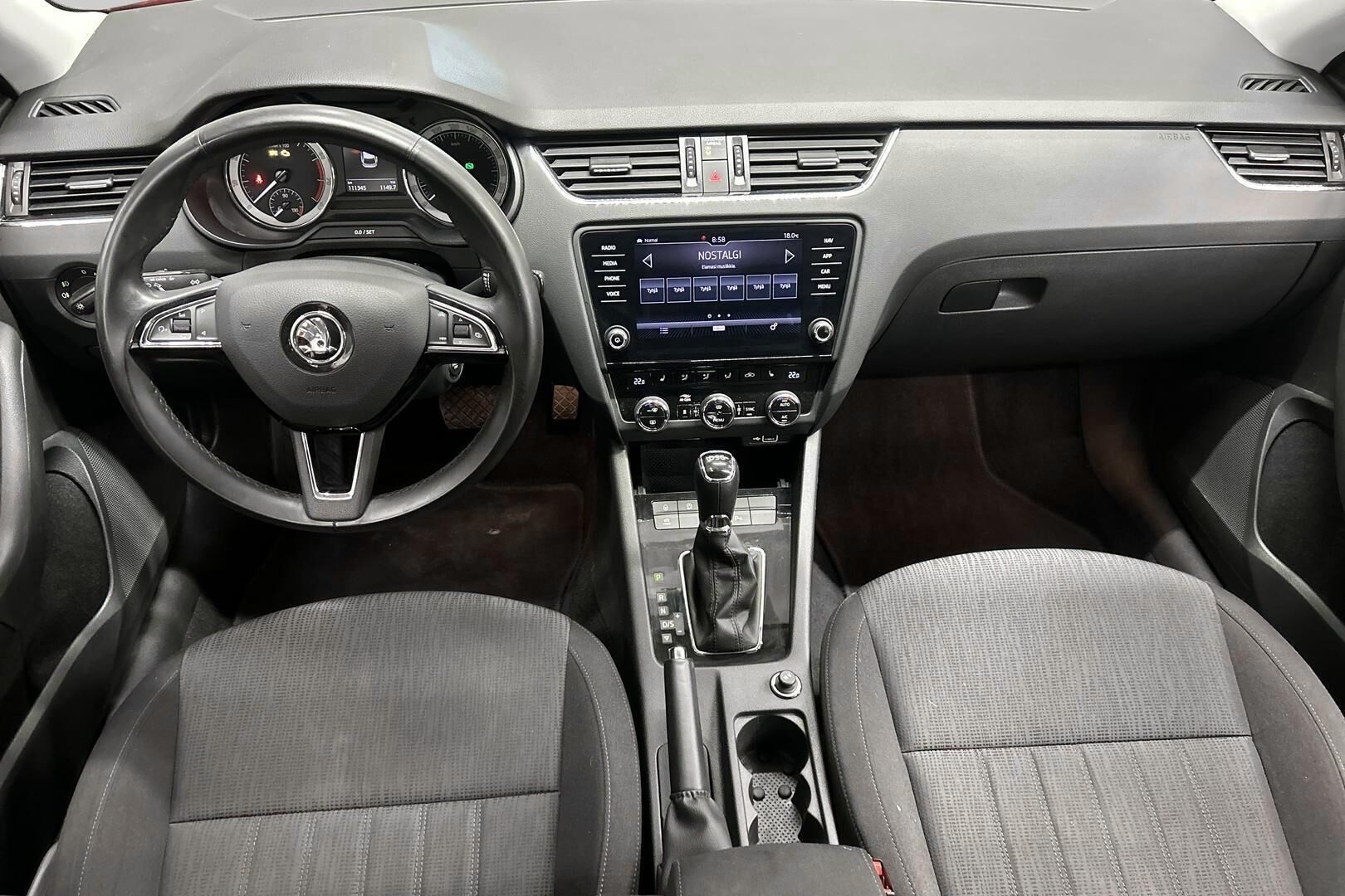 Skoda Octavia iso kuva 9