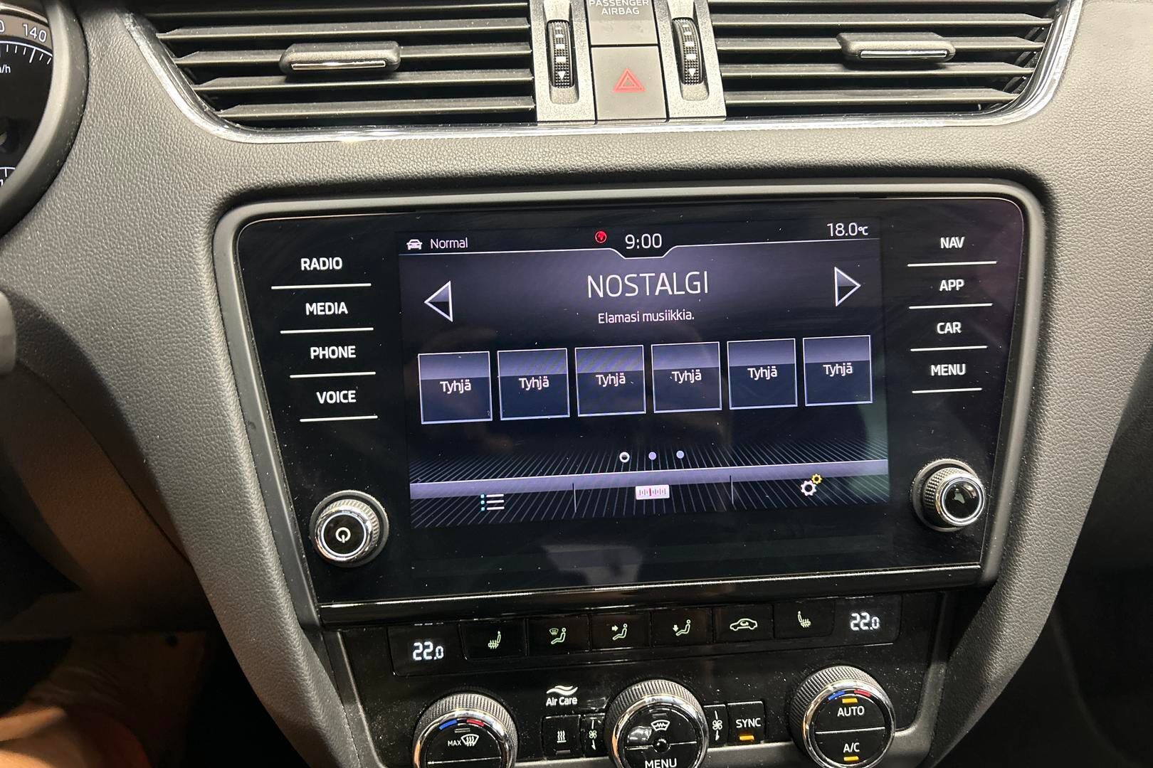 Skoda Octavia iso kuva 12
