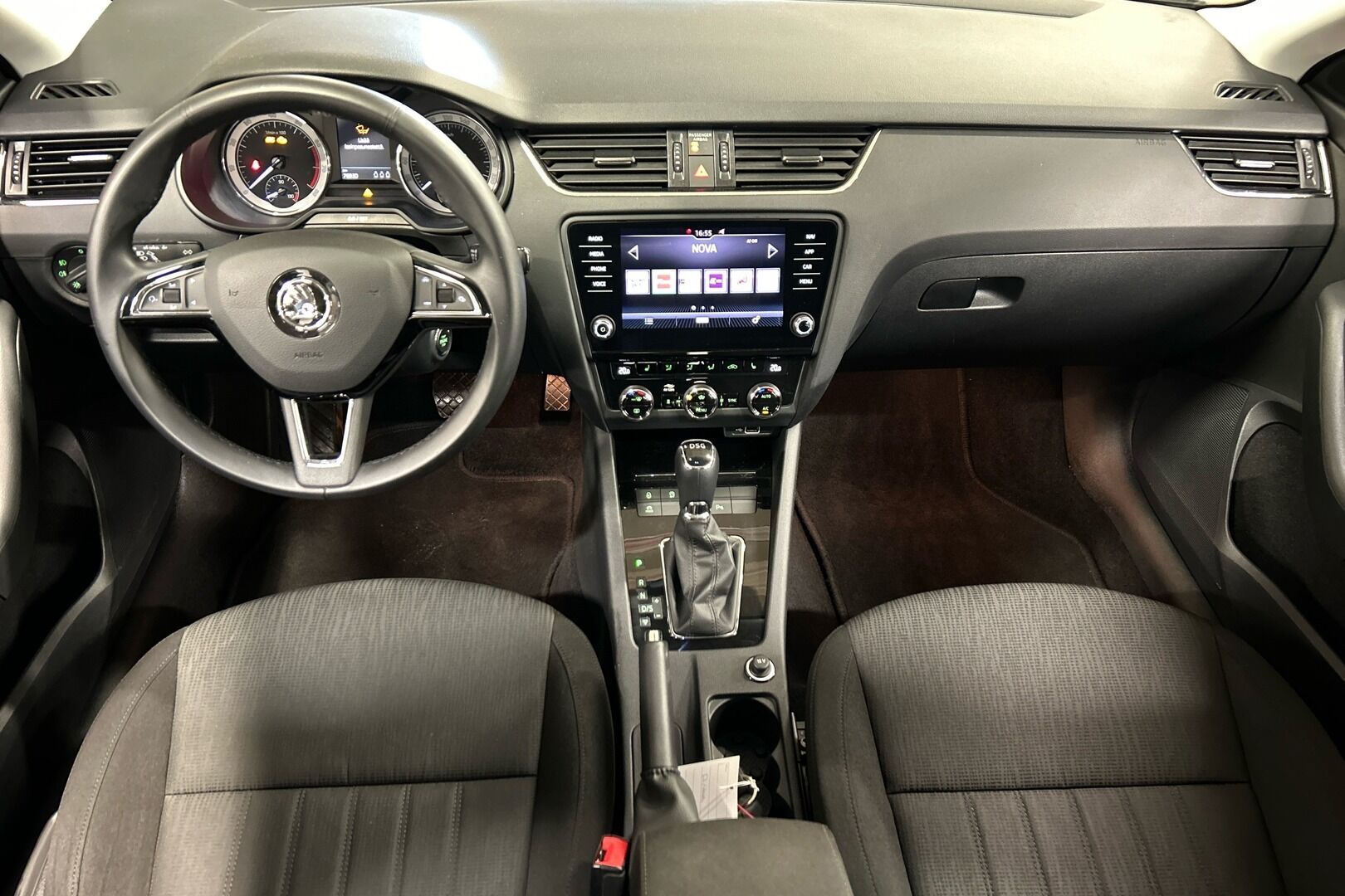 Skoda Octavia iso kuva 7