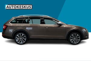 Skoda Octavia esikatselu 18