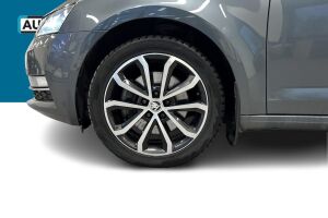 SKODA Octavia esikatselu 13