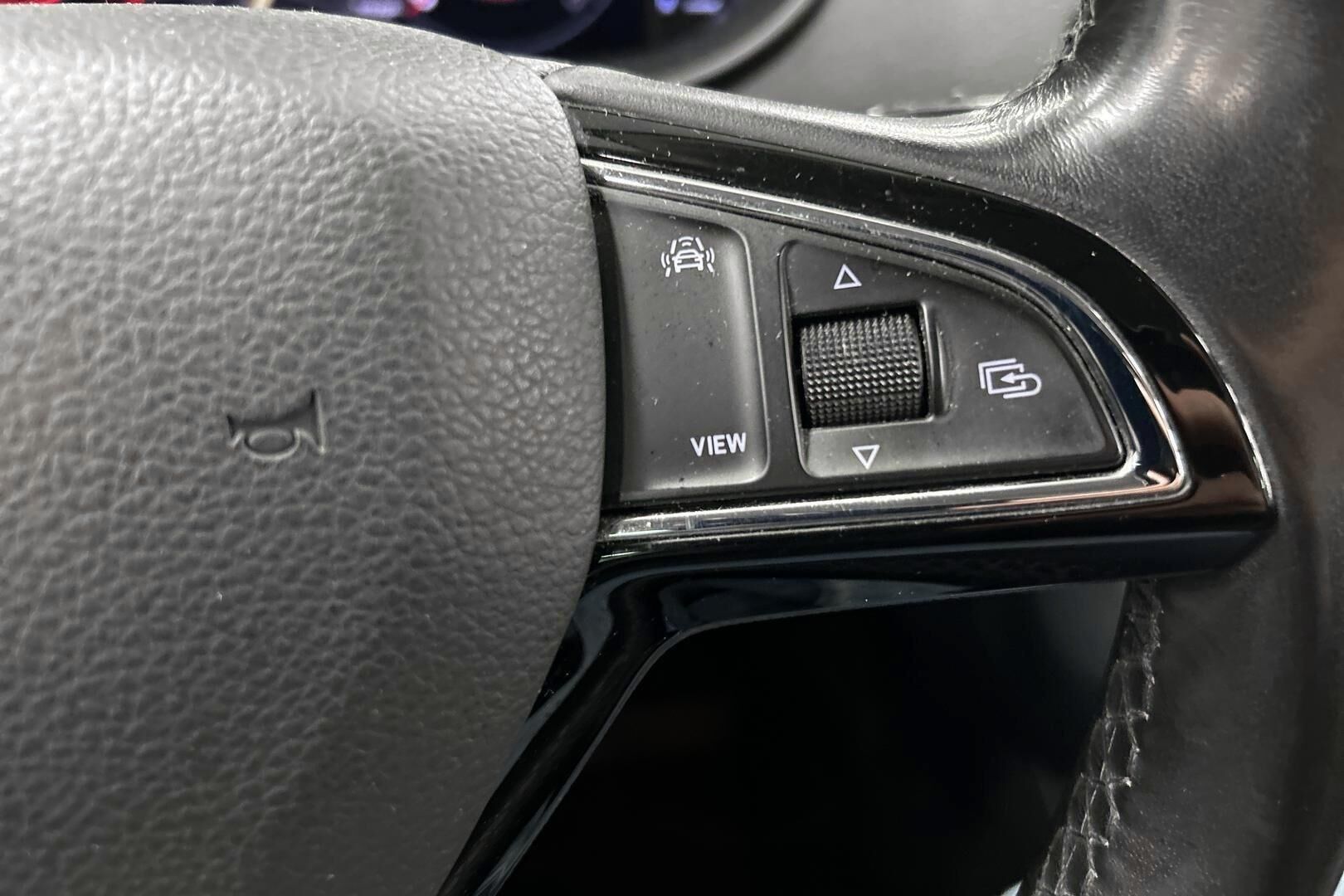 SKODA Octavia iso kuva 23