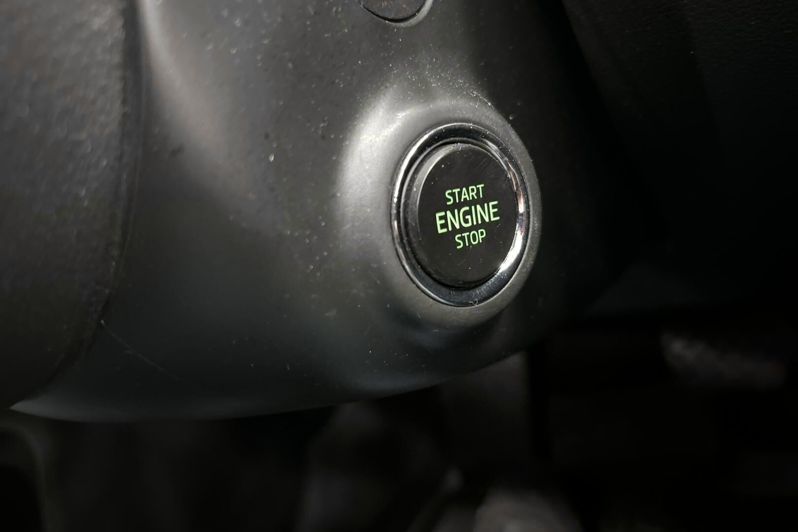 SKODA Octavia iso kuva 24