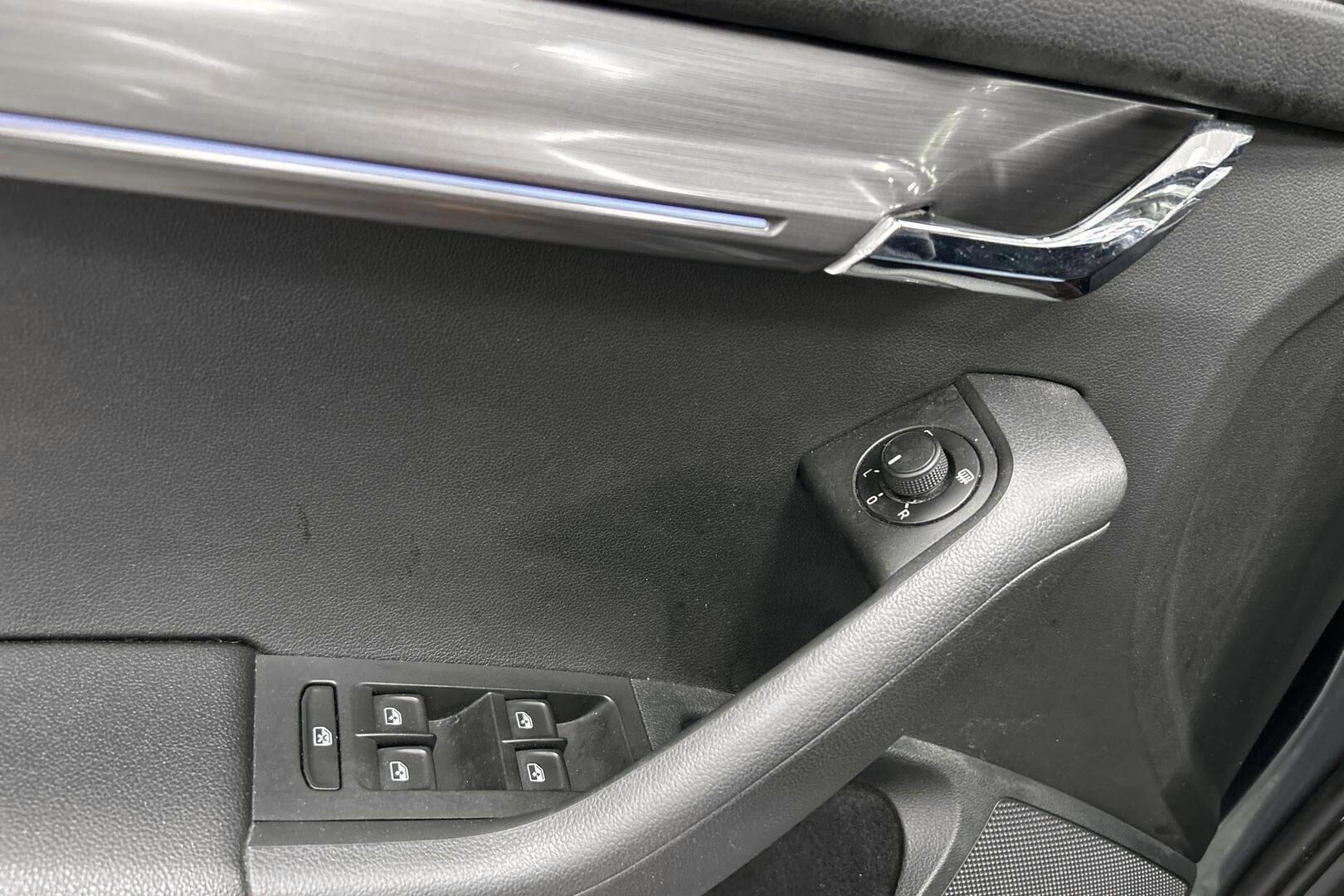 SKODA Octavia iso kuva 26