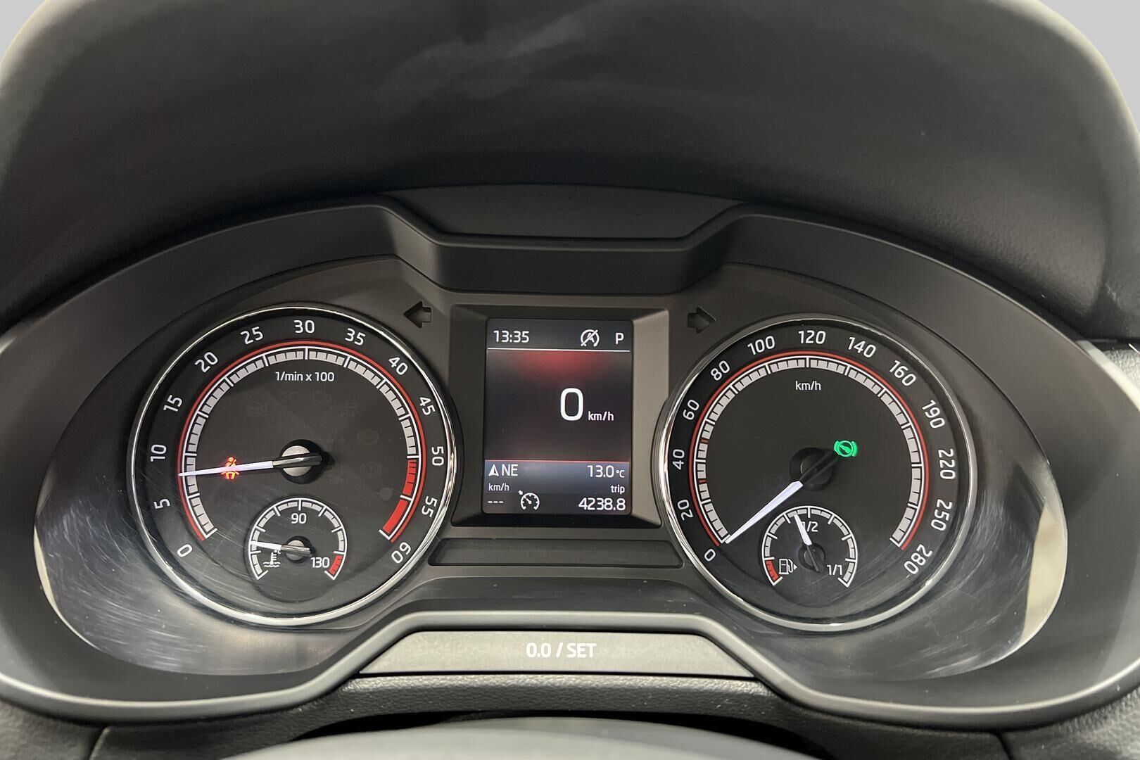 Skoda Octavia iso kuva 14