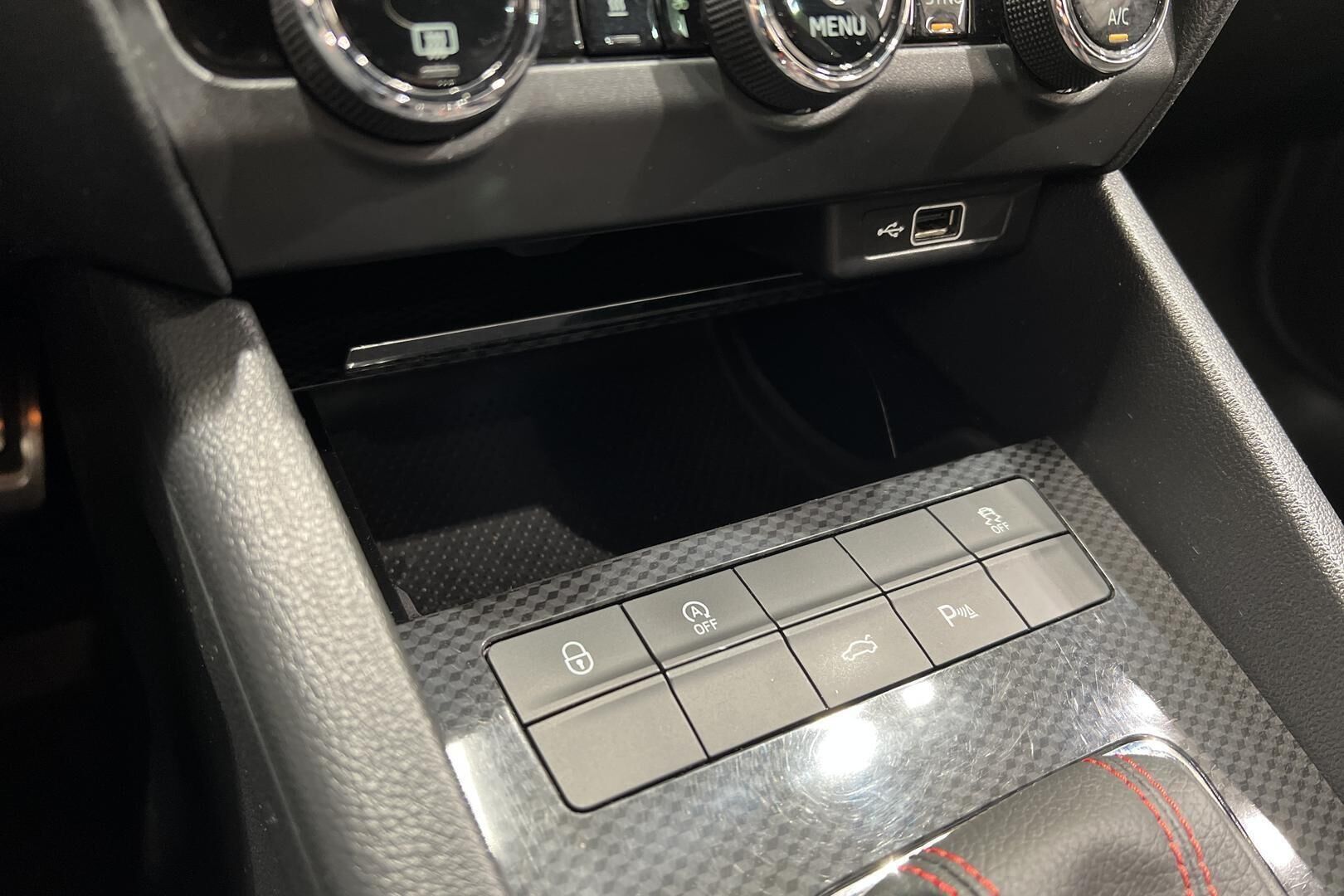 Skoda Octavia iso kuva 21