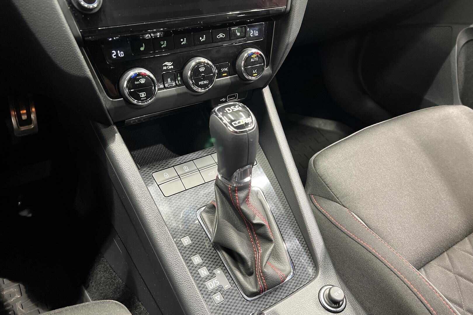 Skoda Octavia iso kuva 22