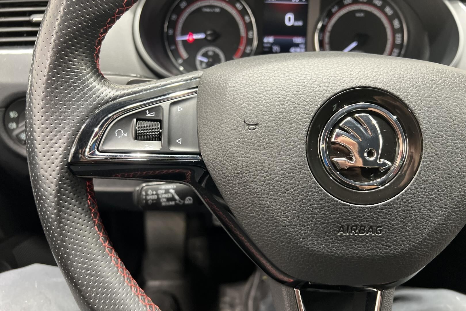 Skoda Octavia iso kuva 25