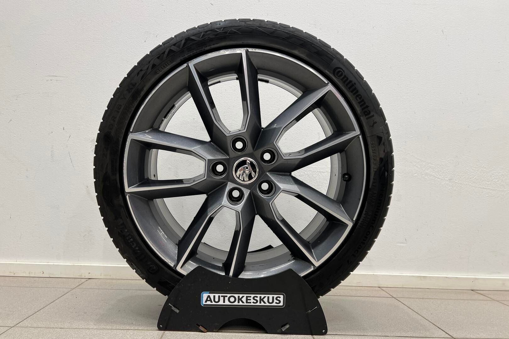 Skoda Octavia iso kuva 32