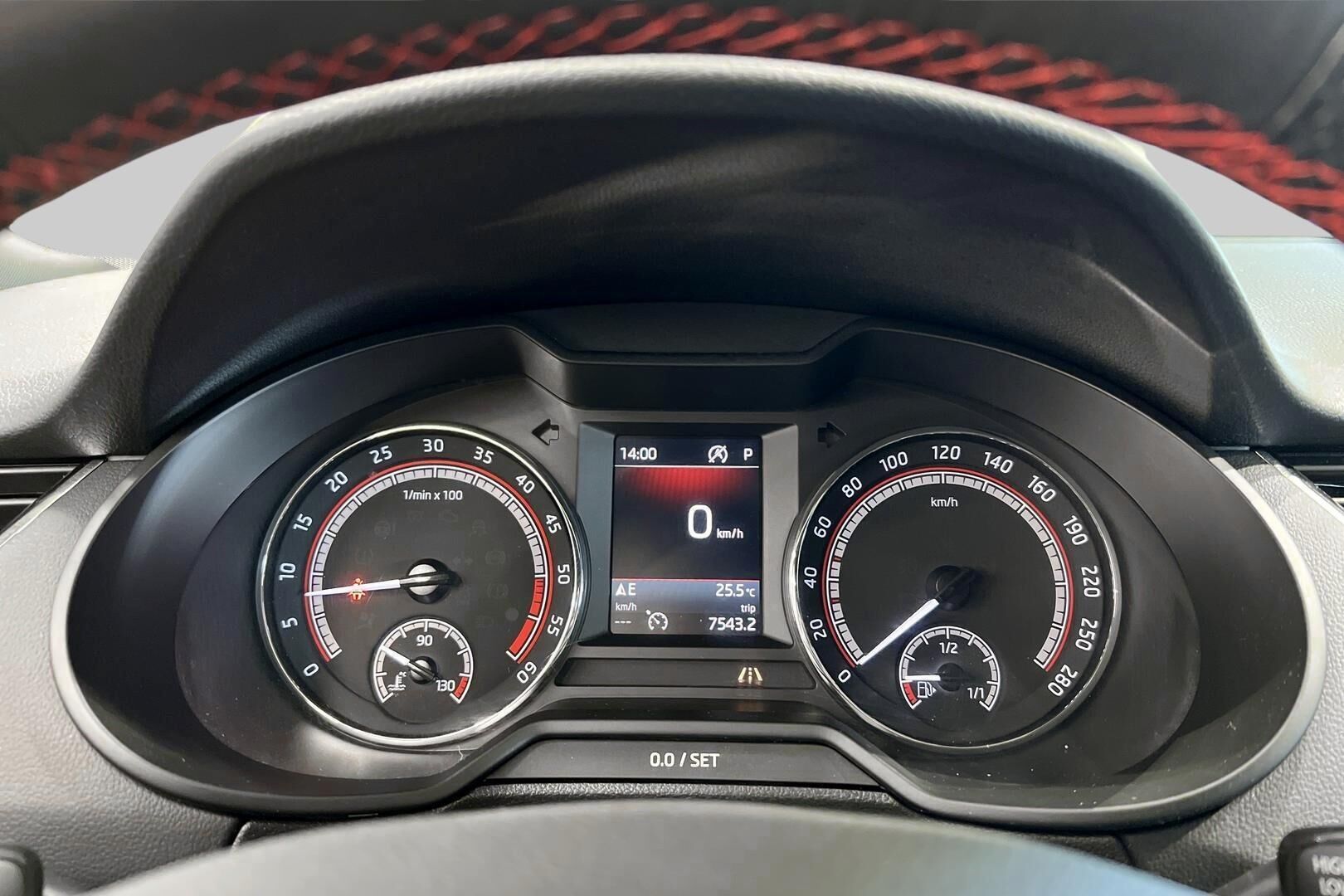 Skoda Octavia iso kuva 14