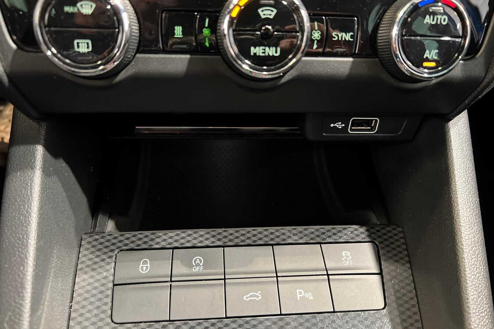 Skoda Octavia iso kuva 19
