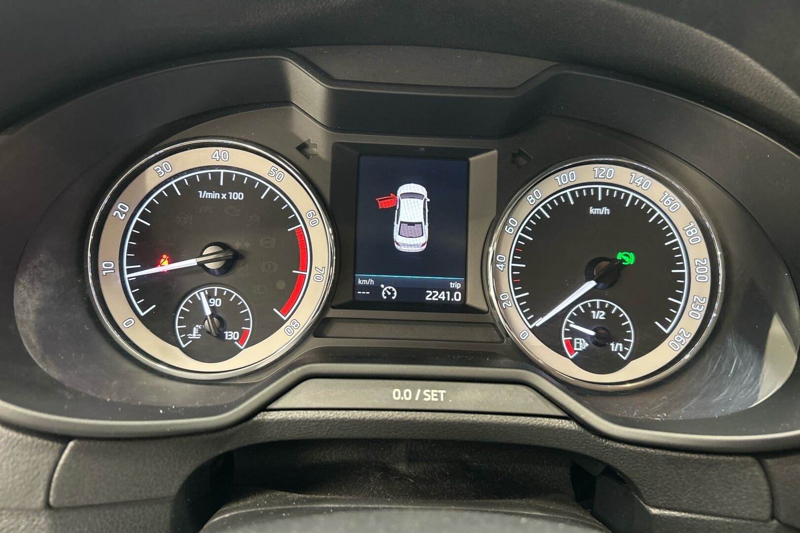 Skoda Octavia iso kuva 12