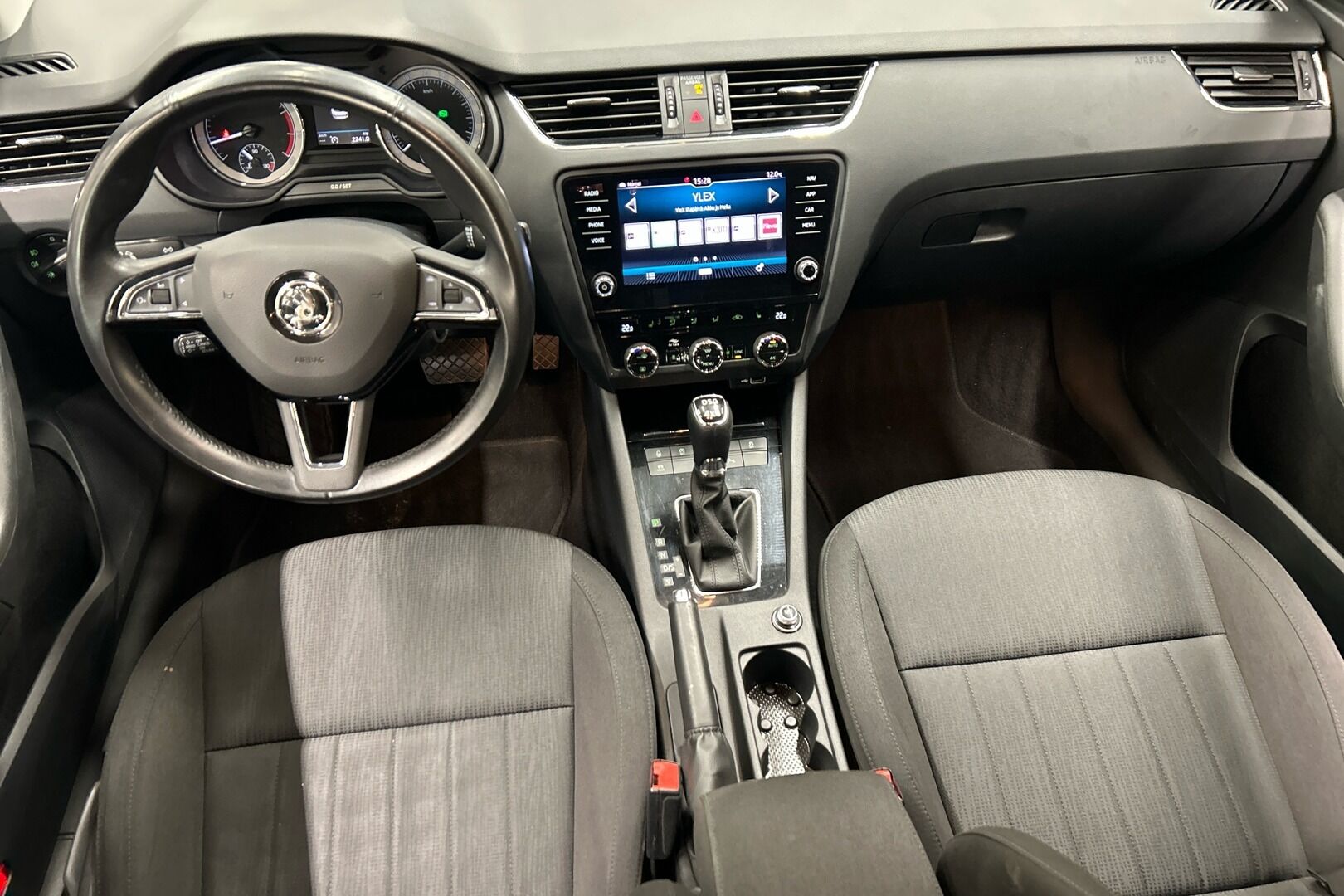 Skoda Octavia iso kuva 6